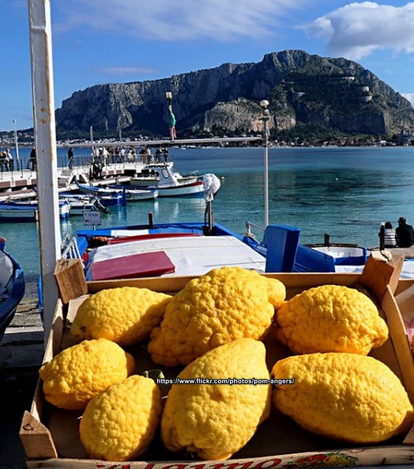Mondello - foto: https://www.flickr.com/photos/pom-angers/